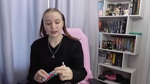 LillyFan X online show from 09/15/25, 04:23