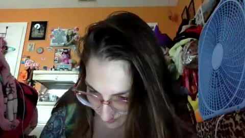 hi guys im back on here 3 online show from 01/08/26, 08:44