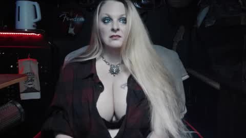 Snapshot of lillyth chatting on 12/02/25, 06:08 Lillyth Eden online show from 12/02/25, 06:08