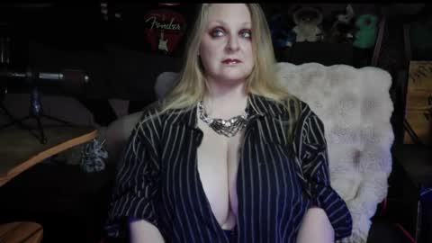 Lillyth Eden online show from 05/22/26, 05:36