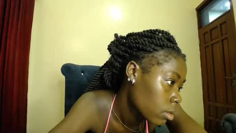 Snapshot of lilmystic_lola chatting on 11/11/25, 01:49 Chelsea online show from 11/11/25, 01:49