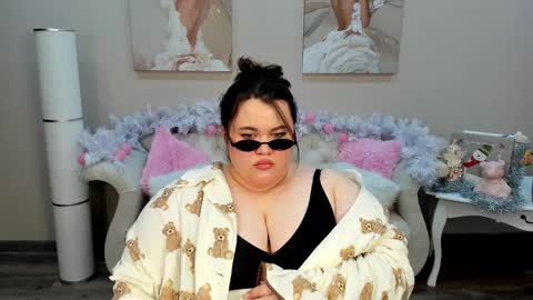 Snapshot of lilolewins chatting on 01/12/25, 04:00 LiloLewins online show from 01/12/25, 04:00