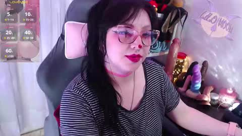 Snapshot of lilomoon69 chatting on 10/21/25, 05:13 Lilo online show from 10/21/25, 05:13