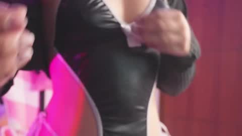 Lilou online show from 02/25/26, 12:04