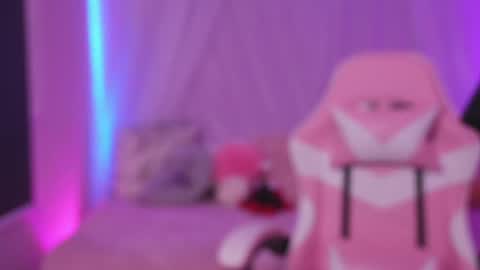 Snapshot of lilou_albrecht chatting on 05/18/26, 01:39 Lilou online show from 05/18/26, 01:39