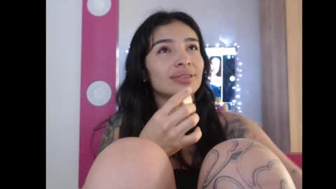 Snapshot of lilpalacio chatting on 01/05/25, 04:38 lil palacio online show from 01/05/25, 04:38