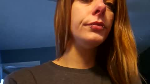 Snapshot of lilsirenluna chatting on 02/17/26, 05:19 Luna online show from 02/17/26, 05:19