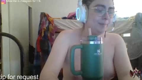 Snapshot of lilsuccubusvicky chatting on 01/30/25, 05:39 lilsuccubusvicky online show from 01/30/25, 05:39