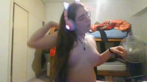 Snapshot of lilsuccubusvicky chatting on 11/26/25, 03:51 lilsuccubusvicky online show from 11/26/25, 03:51