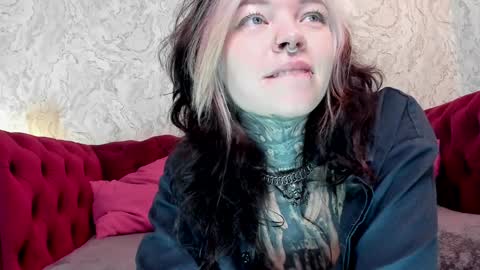 Snapshot of lilu_kayden chatting on 01/04/25, 05:26 Little slave Kayden online show from 01/04/25, 05:26