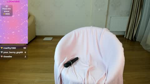 Snapshot of lily__love chatting on 12/05/24, 04:23 LILY online show from 12/05/24, 04:23