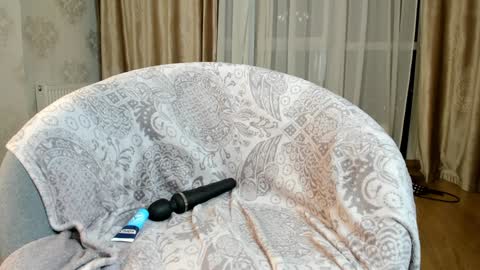 Snapshot of lily__love chatting on 12/08/24, 03:02 LILY online show from 12/08/24, 03:02