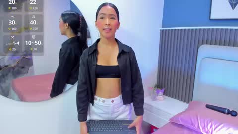  lily  online show from 11/10/25, 03:16