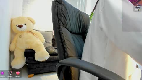 lily_cash1 online show from 04/04/26, 11:40