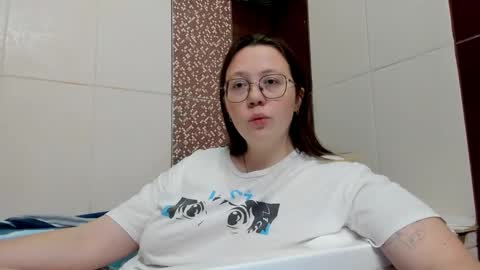 Lily Chays online show from 10/12/25, 06:29