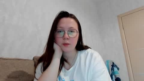 Lily Chays online show from 10/14/25, 01:50