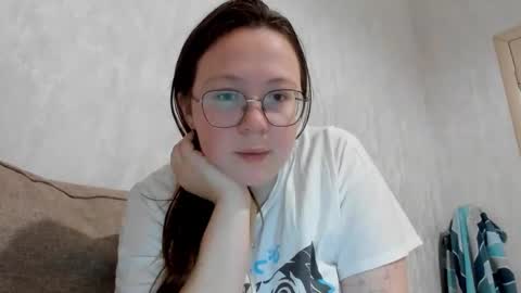 Lily Chays online show from 10/14/25, 07:36
