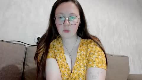 Lily Chays online show from 10/24/25, 08:16