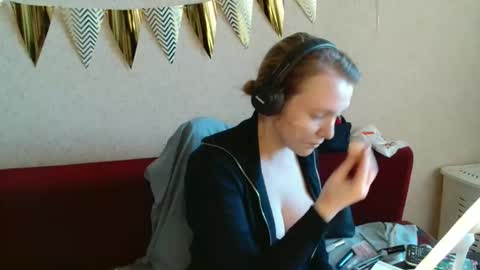 Lily dollyx online show from 02/14/26, 12:02