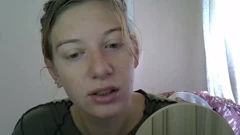 Snapshot of lily_ember chatting on 09/25/25, 08:40 lily_ember online show from 09/25/25, 08:40