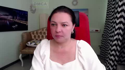 Lily online show from 05/06/26, 04:19