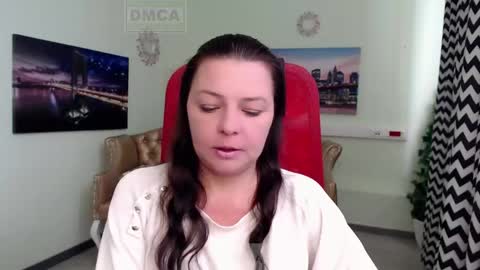 Lily online show from 05/09/26, 05:56