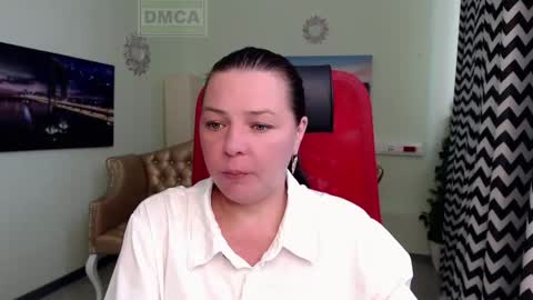 Lily online show from 05/20/26, 05:57
