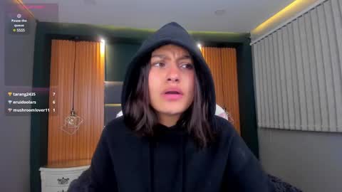 Snapshot of lily_fox1 chatting on 02/19/25, 07:06 Lily online show from 02/19/25, 07:06