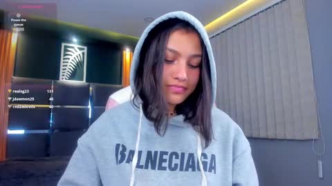 Snapshot of lily_fox1 chatting on 02/20/25, 10:16 Lily online show from 02/20/25, 10:16