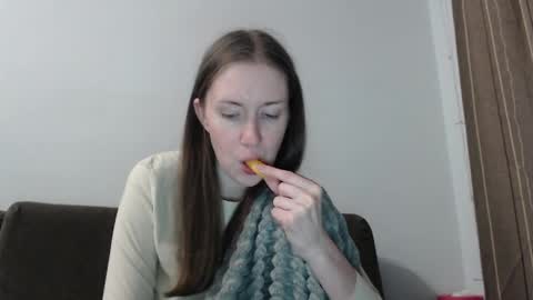 lily_love_x online show from 05/27/26, 01:57