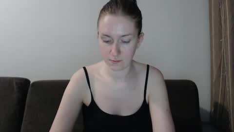 Snapshot of lily_love_x chatting on 06/10/26, 12:44 lily_love_x online show from 06/10/26, 12:44