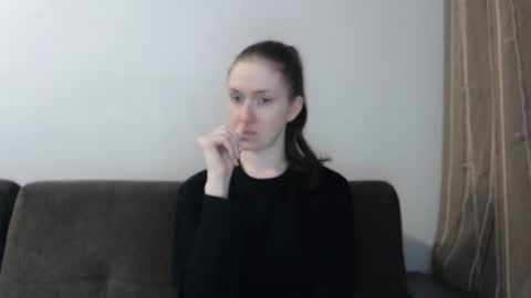 Snapshot of lily_love_x chatting on 06/23/26, 05:27 lily_love_x online show from 06/23/26, 05:27