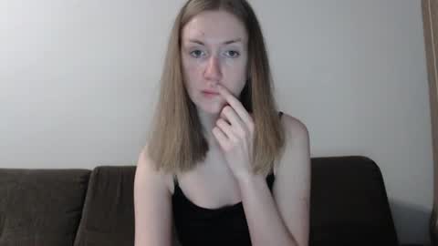 Snapshot of lily_love_x chatting on 07/09/26, 01:09 lily_love_x online show from 07/09/26, 01:09