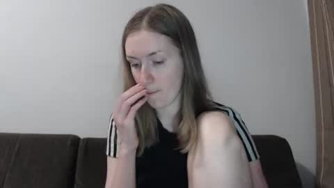 Snapshot of lily_love_x chatting on 07/10/26, 11:40 lily_love_x online show from 07/10/26, 11:40