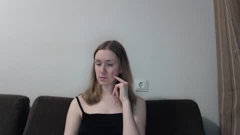 Snapshot of lily_love_x chatting on 07/15/26, 11:10 lily_love_x online show from 07/15/26, 11:10