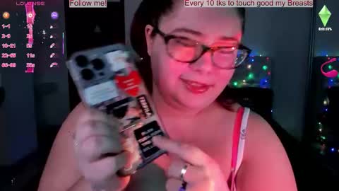 Snapshot of lily_lu_one chatting on 10/04/25, 10:30 Elina  online show from 10/04/25, 10:30