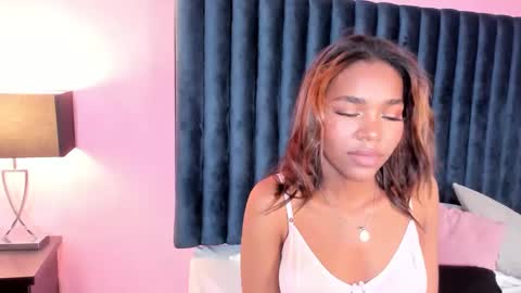 Snapshot of lily_miiller chatting on 03/10/25, 09:29 Lily Miiller online show from 03/10/25, 09:29