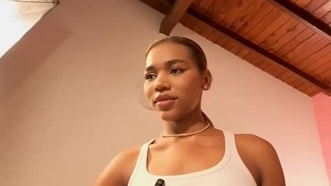 Snapshot of lily_miiller chatting on 09/12/25, 09:04 Lily Miiller online show from 09/12/25, 09:04