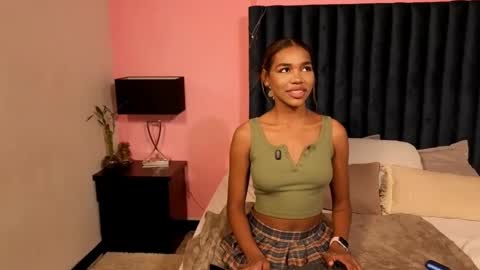 Snapshot of lily_miiller chatting on 09/14/25, 09:14 Lily Miiller online show from 09/14/25, 09:14