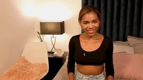 Snapshot of lily_miiller chatting on 09/23/25, 08:45 Lily Miiller online show from 09/23/25, 08:45