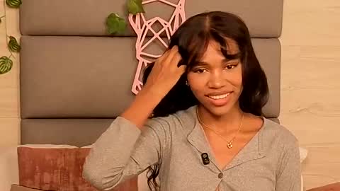 Snapshot of lily_miiller chatting on 10/23/25, 08:51 Lily Miiller online show from 10/23/25, 08:51