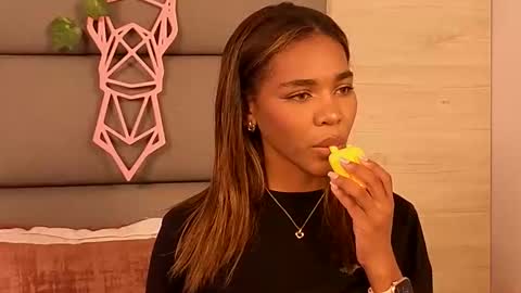 Snapshot of lily_miiller chatting on 10/26/25, 06:58 Lily Miiller online show from 10/26/25, 06:58