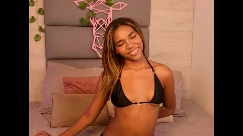 Snapshot of lily_miiller chatting on 11/02/25, 08:22 Lily Miiller online show from 11/02/25, 08:22