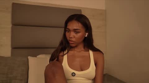 Snapshot of lily_miiller chatting on 03/15/26, 12:05 Lily Miiller online show from 03/15/26, 12:05