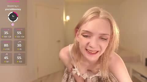 Snapshot of lily_moony chatting on 07/03/26, 11:55 Lily online show from 07/03/26, 11:55