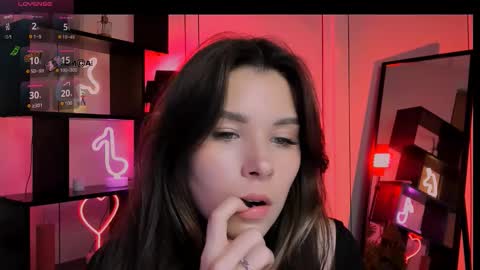 Lily online show from 11/16/25, 07:19