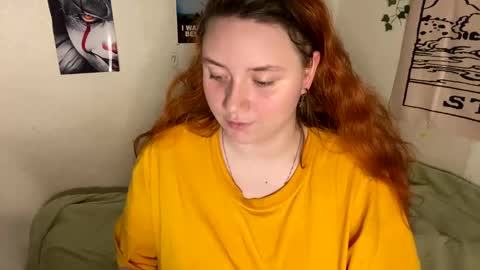 Snapshot of lily_shamy chatting on 12/17/24, 04:00 Alice online show from 12/17/24, 04:00