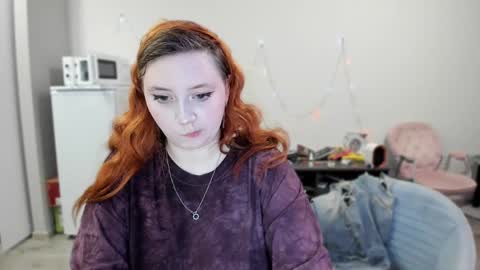 Snapshot of lily_shamy chatting on 12/17/24, 11:27 Alice online show from 12/17/24, 11:27