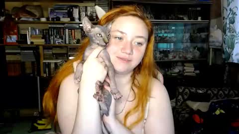 Snapshot of lily_shamy chatting on 09/20/25, 01:34 Alice online show from 09/20/25, 01:34