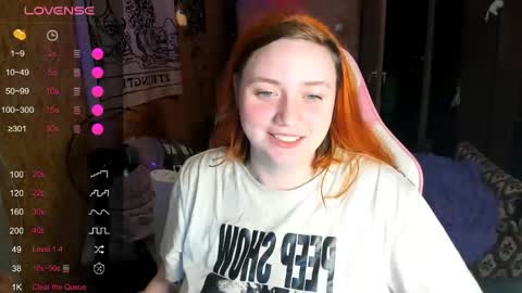 Snapshot of lily_shamy chatting on 04/27/26, 08:40 Alice online show from 04/27/26, 08:40